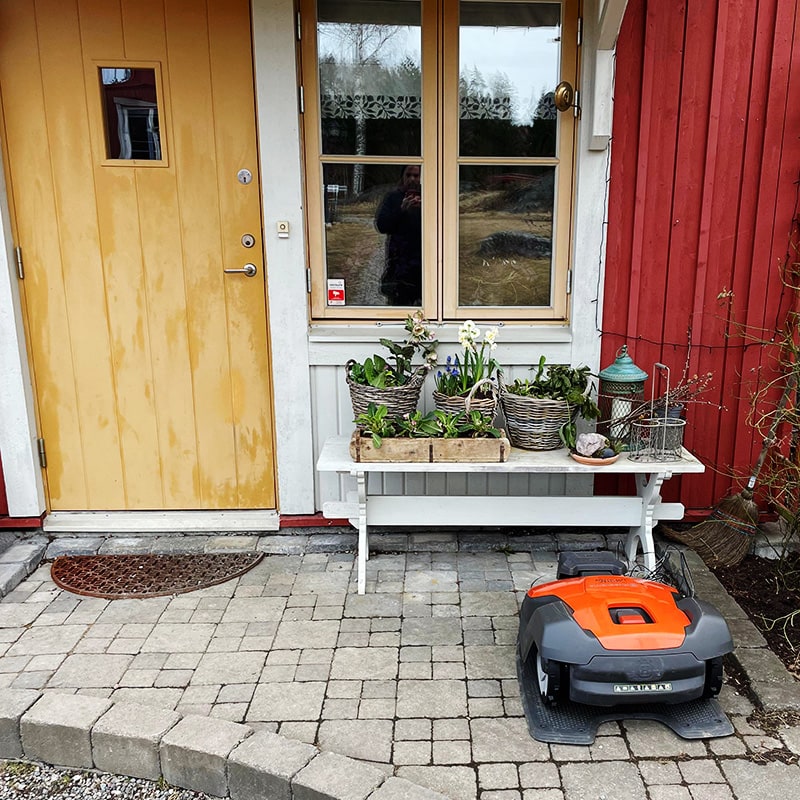 Försäljning av robotgräsklippare med hemleverans