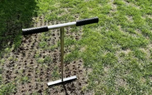 Gräsmatteluftare för att lufta gräsmattan